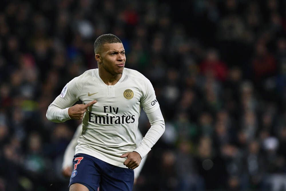 双“喜”临门！重庆两彩民同日斩获刮刮乐大奖100万元